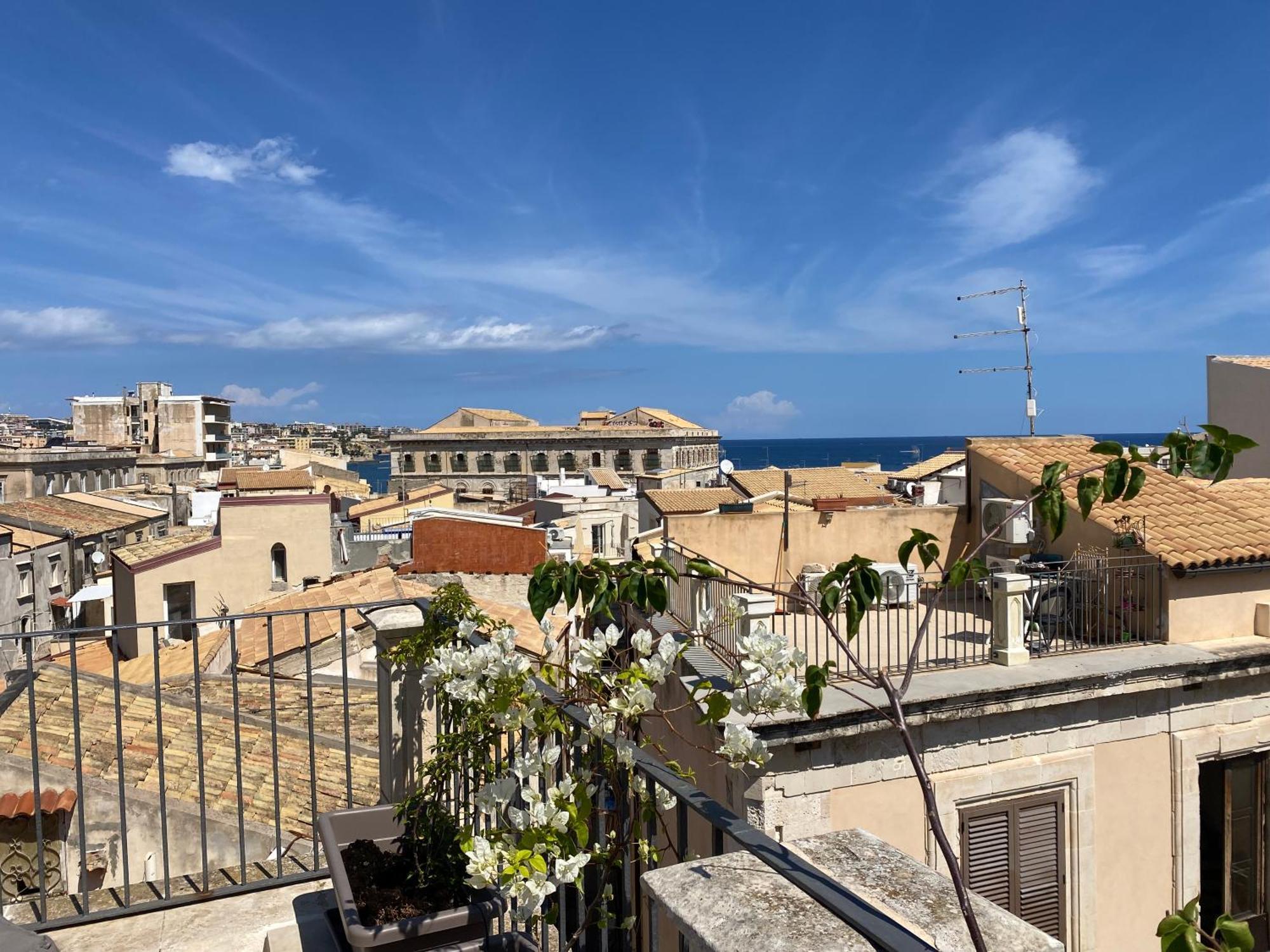 Апартаменты Alma Maris Terrazza Al Tempio By Bed&Bros Сиракузы Экстерьер фото